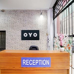 Super Hotel O Green Park Residency